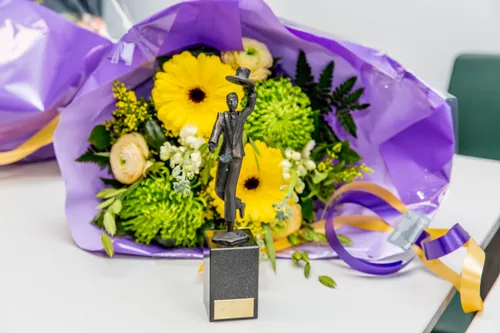 marcel van loon ontvangt chapeaubeeld 29