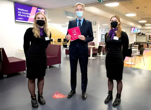 mborijnland minister dijkgraaf ontvangt uitnodiging te komen dineren kleiner