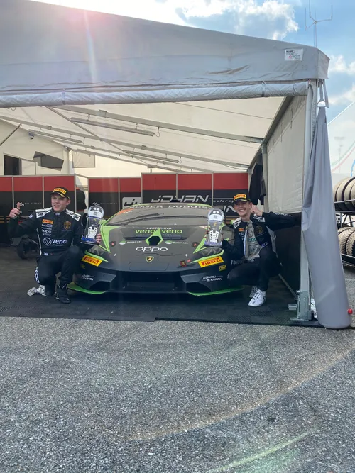 milan teekens links en maxime oosten rechts