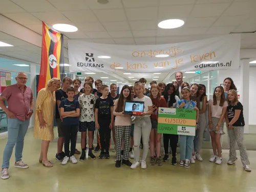 onc parkdreef haalt 12500 euro op voor beter onderwijs in oeganda