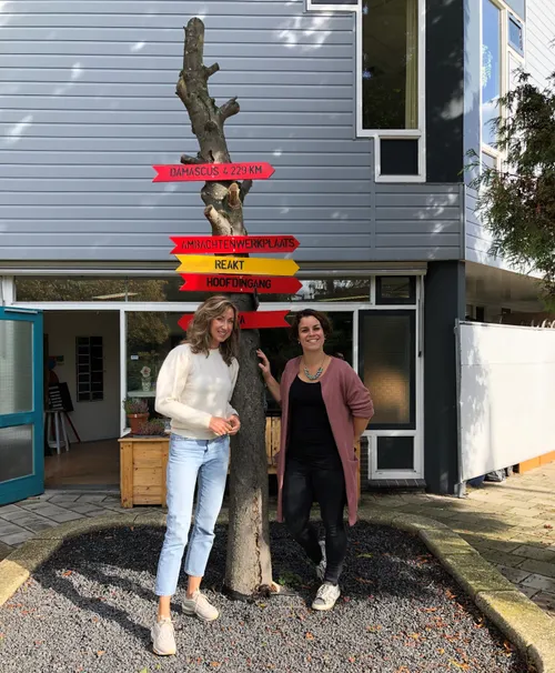 open dag gebouw reakt en ambachtenwerkplaats piezo