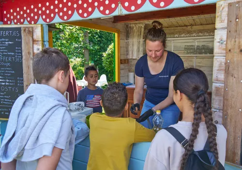 piezo talentenacademie bezoekt de poffertjestuin in de meerpolder fotograaf leon koppenol
