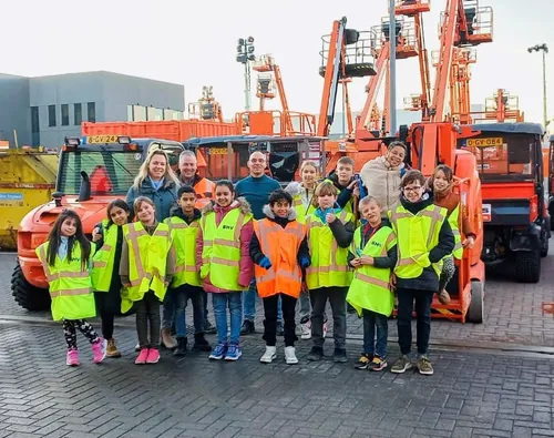 piezo talentenacademie op werkbezoek bij boels 1 foto stichting piezo