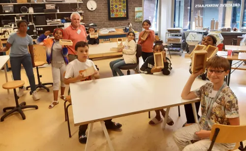 timmerman en servicemedewerker bij de piezo talentenacademie 2 fotograaf stichting piezo