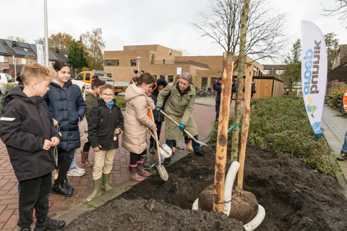 wethouder willeke mertens boomplantdag zoetermeer 6 1