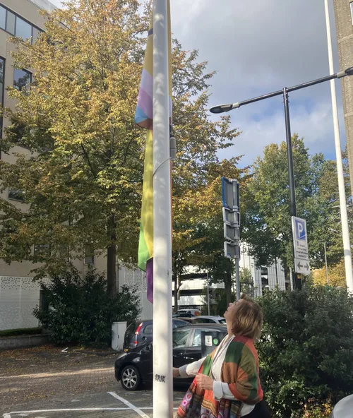 hijsen regenboogvlag