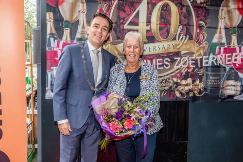 Koninklijke onderscheiding Mevrouw-Wiewel-Goemans -Terre-des-Hommes