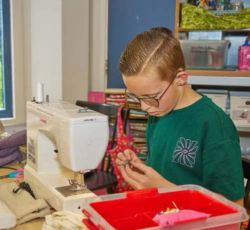 Textiellessen voor tieners bij de Ambachtenwerkplaats - fotograaf Leon Koppenol (1)
