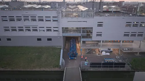 Wateringse Veld College renovatie - hijsdag 260319 DJI_20260319072612_0116_D (Groot)