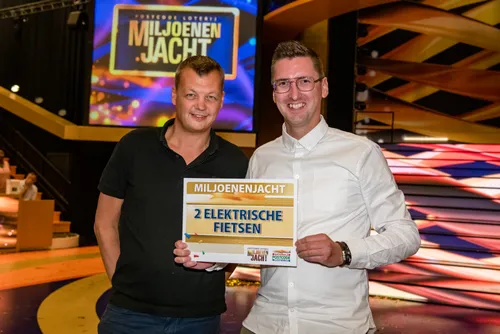 rogier uit zwolle wint twee elektrische fietsen bij e28098postcode loterij miljoenenjachte28099