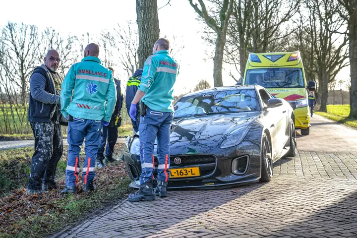 Jaguar F-Type op boom in Assen