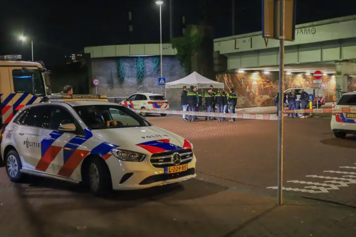 Man overleden door schotwond in Amsterdam1