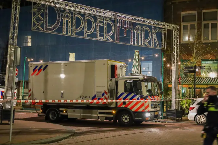 Man overleden door schotwond in Amsterdam1