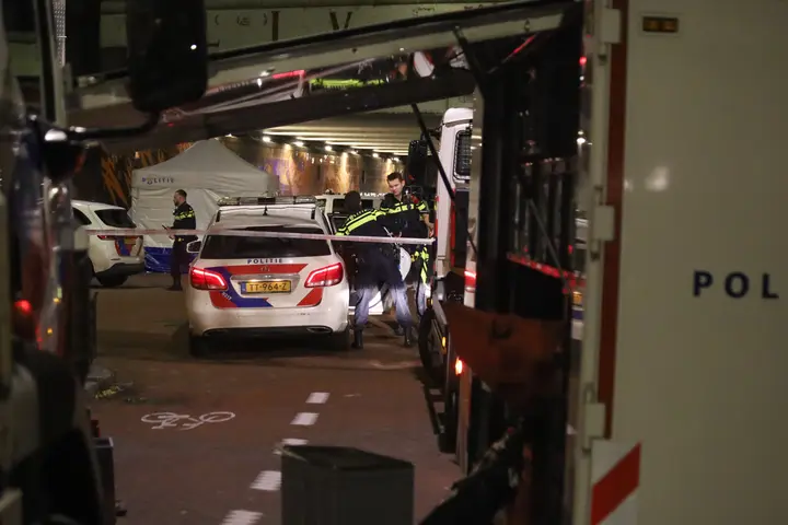 Man overleden door schotwond in Amsterdam1