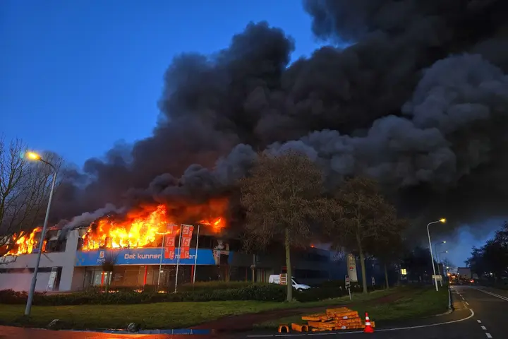 brand in bedrijfspand in Goes