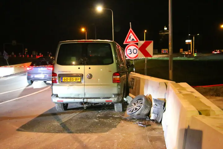 Bestelbus schept fietser Katwijk