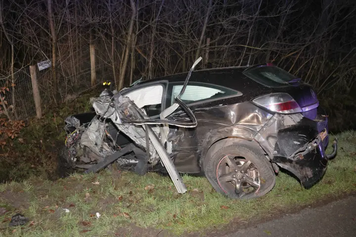 Ongeval trekker auto Drouwen
