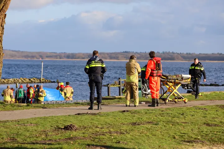 Persoon in water Naarden