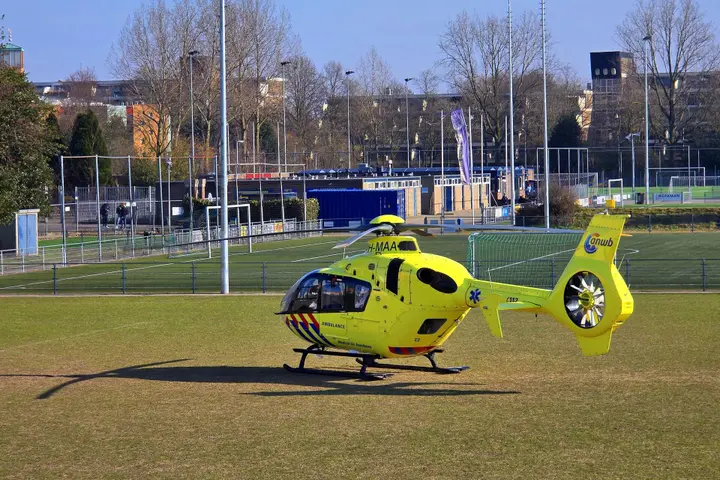 traumahelikopter zwembad ede3