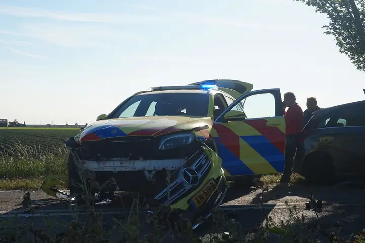 Ambulance crasht Kerkwerve