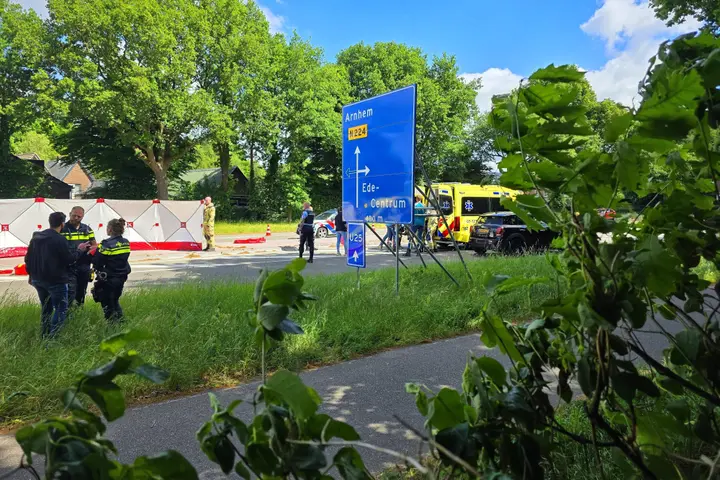 Voetganger ernstig gewond Ede
