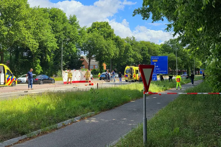 Voetganger ernstig gewond Ede