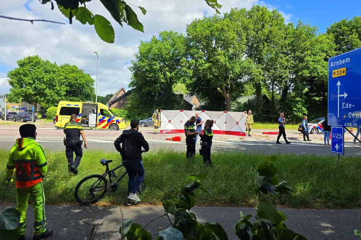 Voetganger ernstig gewond Ede