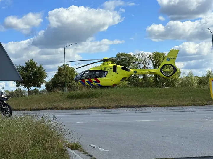 motorrijder op boom in zeeland 1
