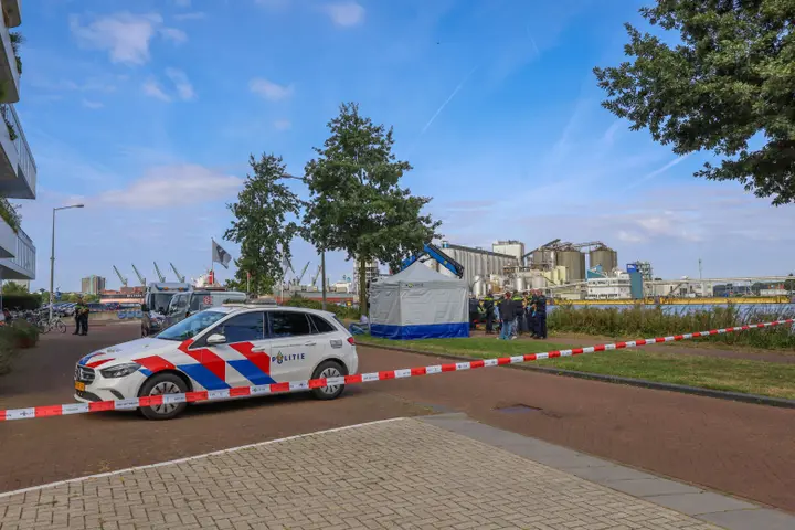 Persoon gevonden water in Amsterdam