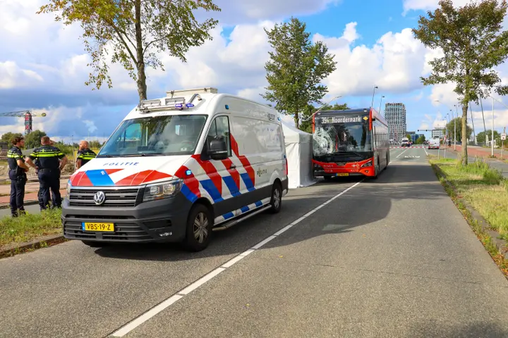 Aanrijding lijnbus Amsterdam