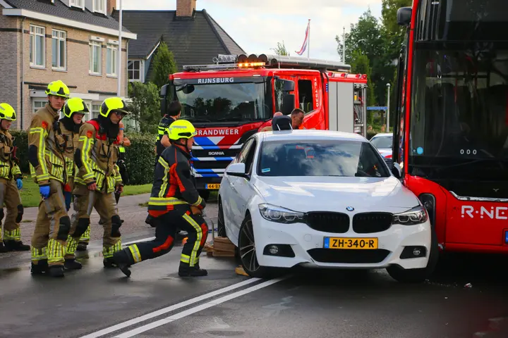 BMW op lijnbus Rijnsburg