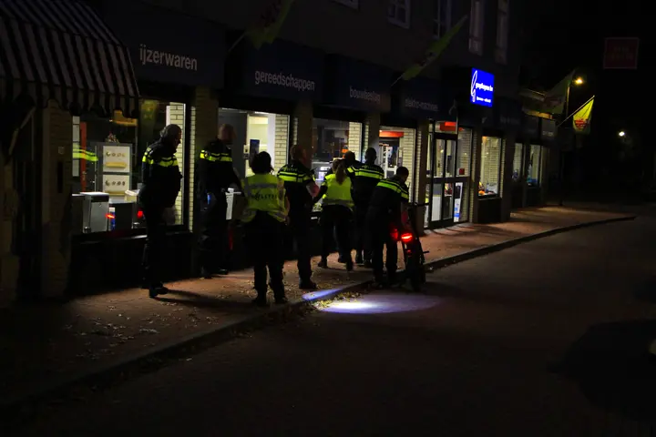 fatbiker rijdt mensen omver weert