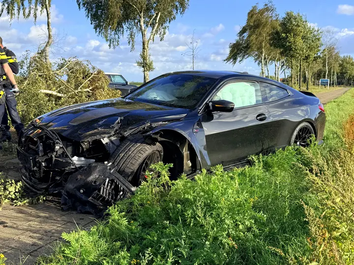 BMW M4 crasht Uden