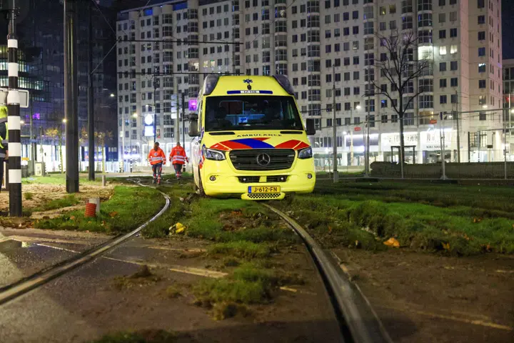 Ambulance vast in Rotterdam