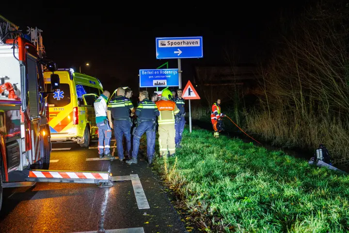 auto te water rotterdam1