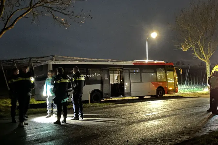 Vrouw overleden botsing lijnbus steenbergen