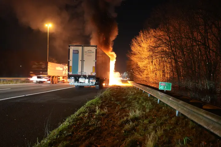 Vrachtwagen lichterlaaie A58