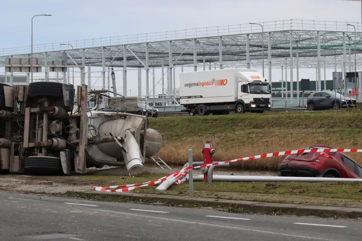 Ongeluk vrachtwagen Aalsmeer