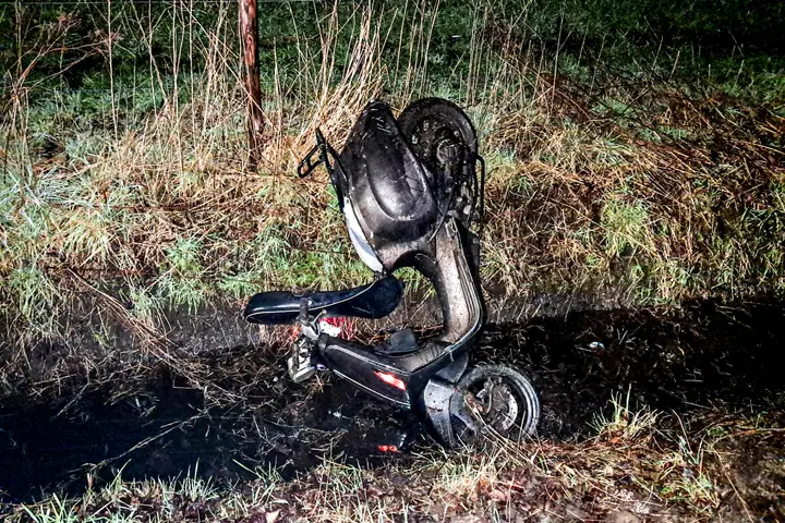Vrouw overleden scooter beek en donk