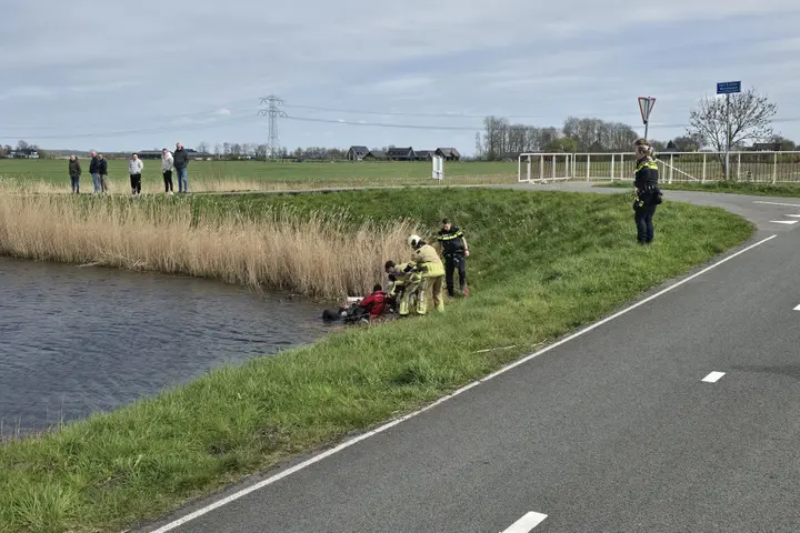 Persoon ter water Bunschoten-Spakenburg