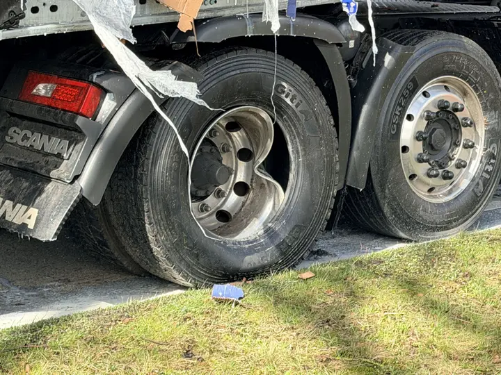Vrachtwagen melk bij Odiliapeel