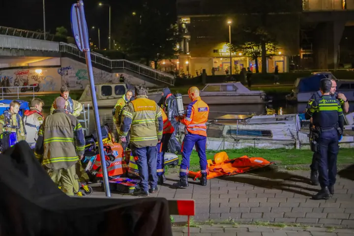 Persoon ter water Amsterdam