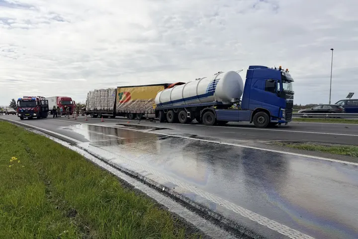 Ongeluk vrachtwagens Veghel 