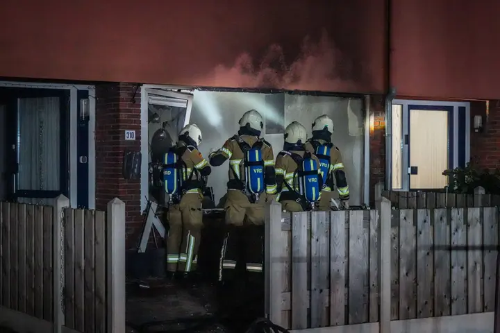 Woningbrand na explosie Emmen