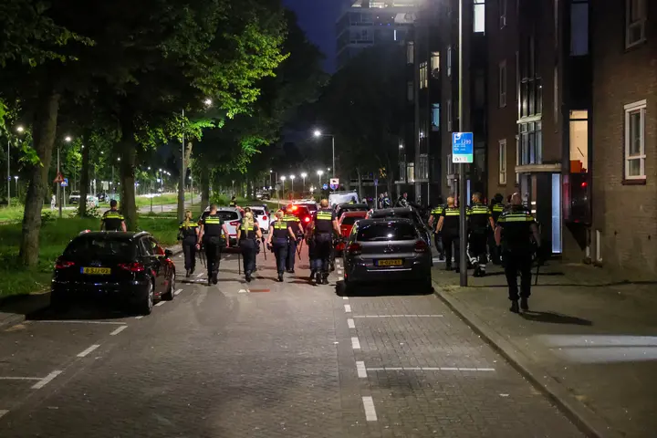 Politie stopt feest Rotterdam