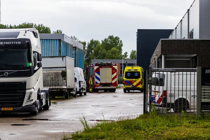 persoon-gewond-geraakt-bij-bedrijfsongeval-castorstraat-tilburg-