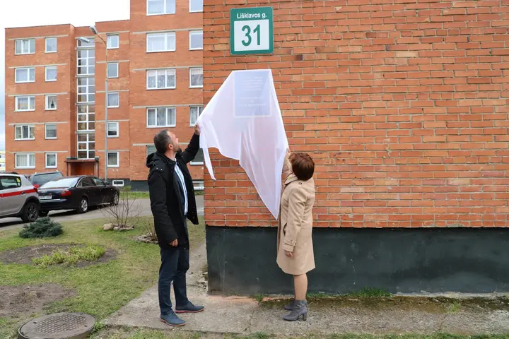 3 2