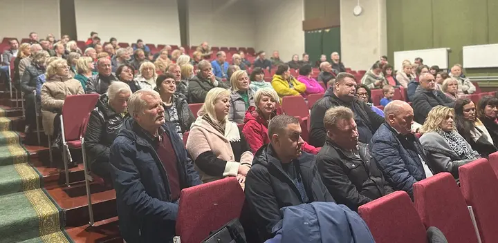 daugiausiai klausimu gyventojai issake del keliu tvarkymo pesciuju taku ir saligatviu irengimo