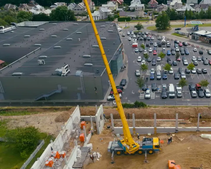 dji 005700 00 53 47still001 scaled