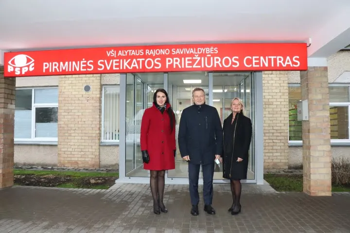 nuotr is kaires alytaus rajono savivaldybes administracijos direktore g jociunskaite meras a vrubliauskas pspc direktore g ilgunaite